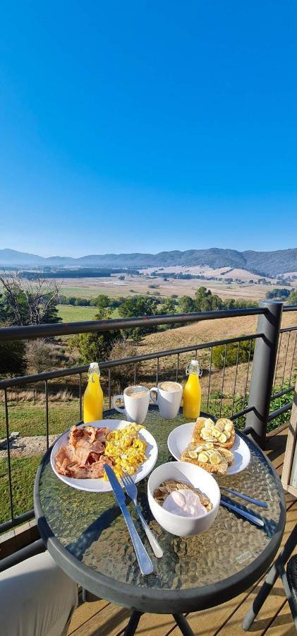 Rosewhite House Bed & Breakfast Myrtleford Dış mekan fotoğraf