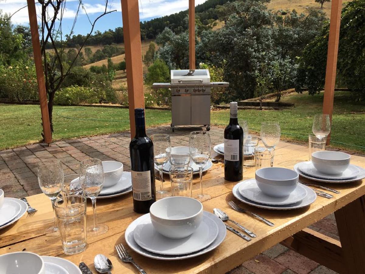 Rosewhite House Bed & Breakfast Myrtleford Dış mekan fotoğraf