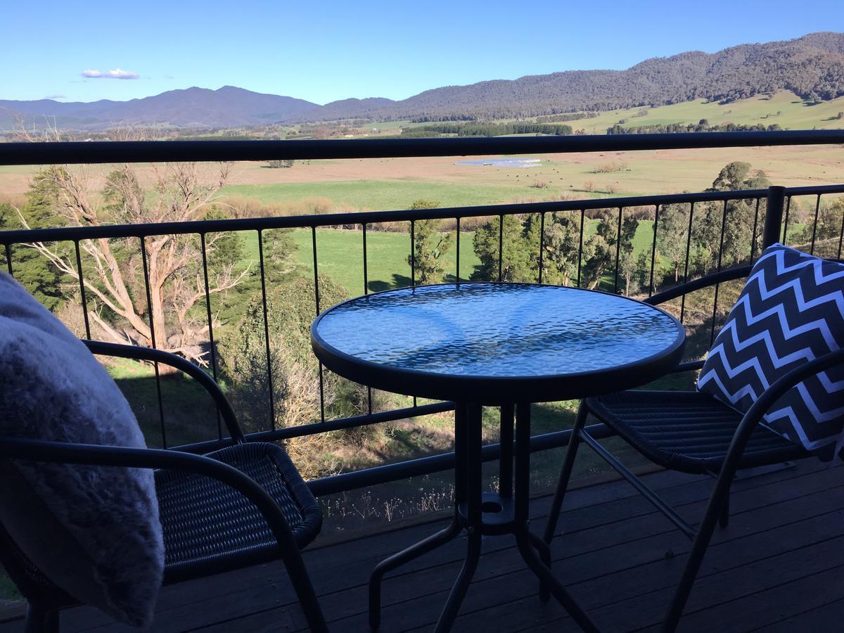 Rosewhite House Bed & Breakfast Myrtleford Dış mekan fotoğraf