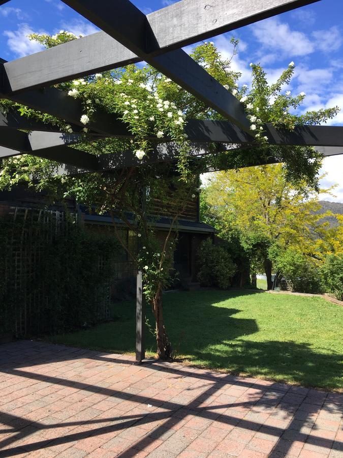 Rosewhite House Bed & Breakfast Myrtleford Dış mekan fotoğraf