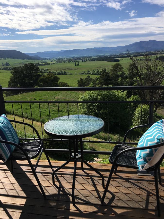 Rosewhite House Bed & Breakfast Myrtleford Dış mekan fotoğraf