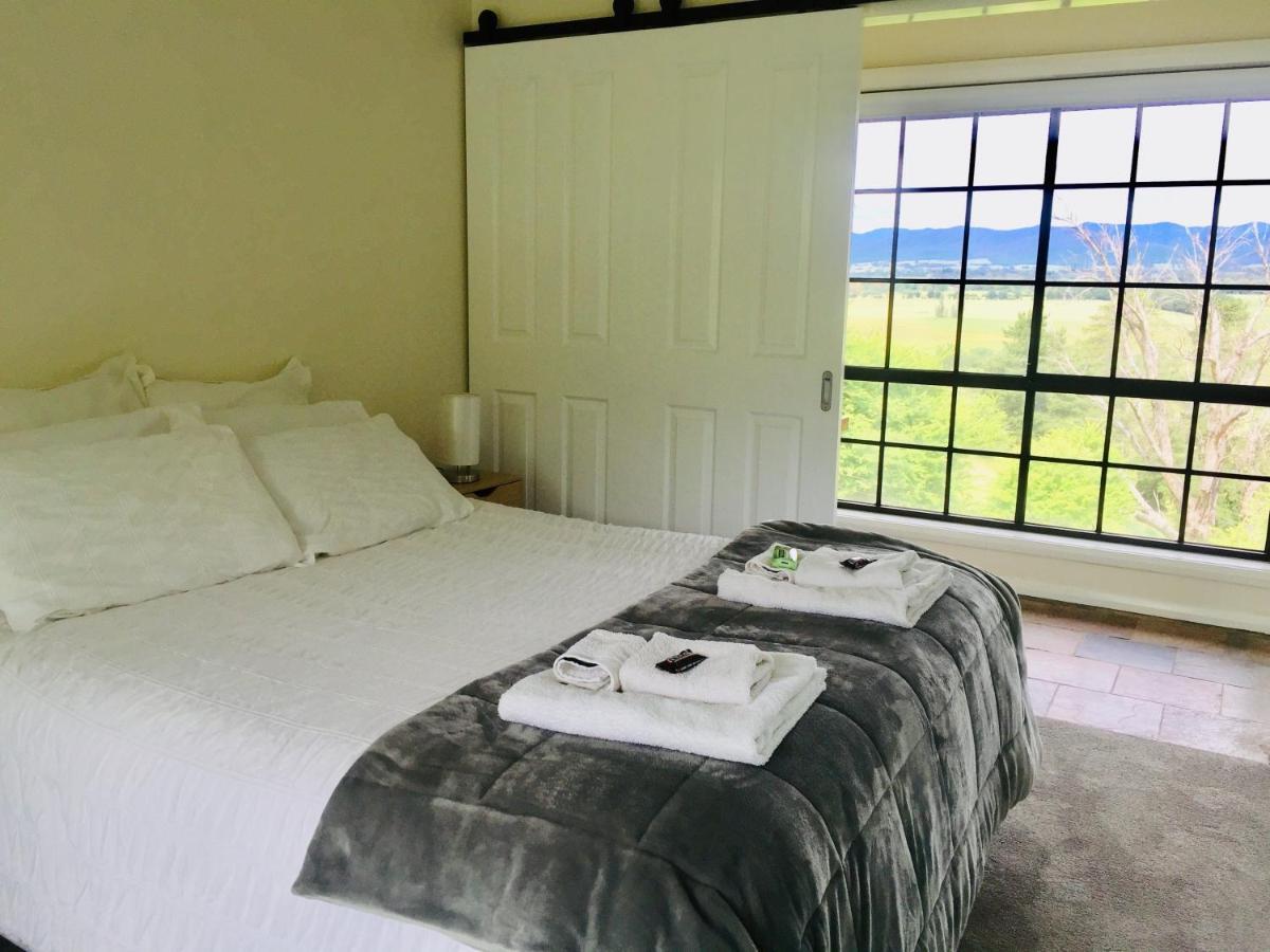 Rosewhite House Bed & Breakfast Myrtleford Dış mekan fotoğraf