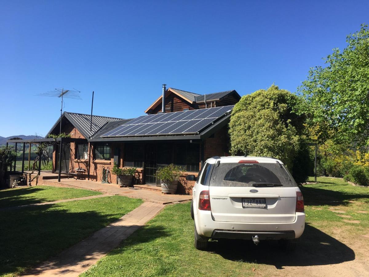 Rosewhite House Bed & Breakfast Myrtleford Dış mekan fotoğraf